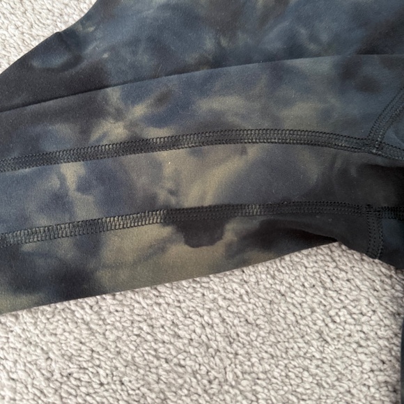 Lululemon align leggings 25” diamond dye - Picture 3 of 6
